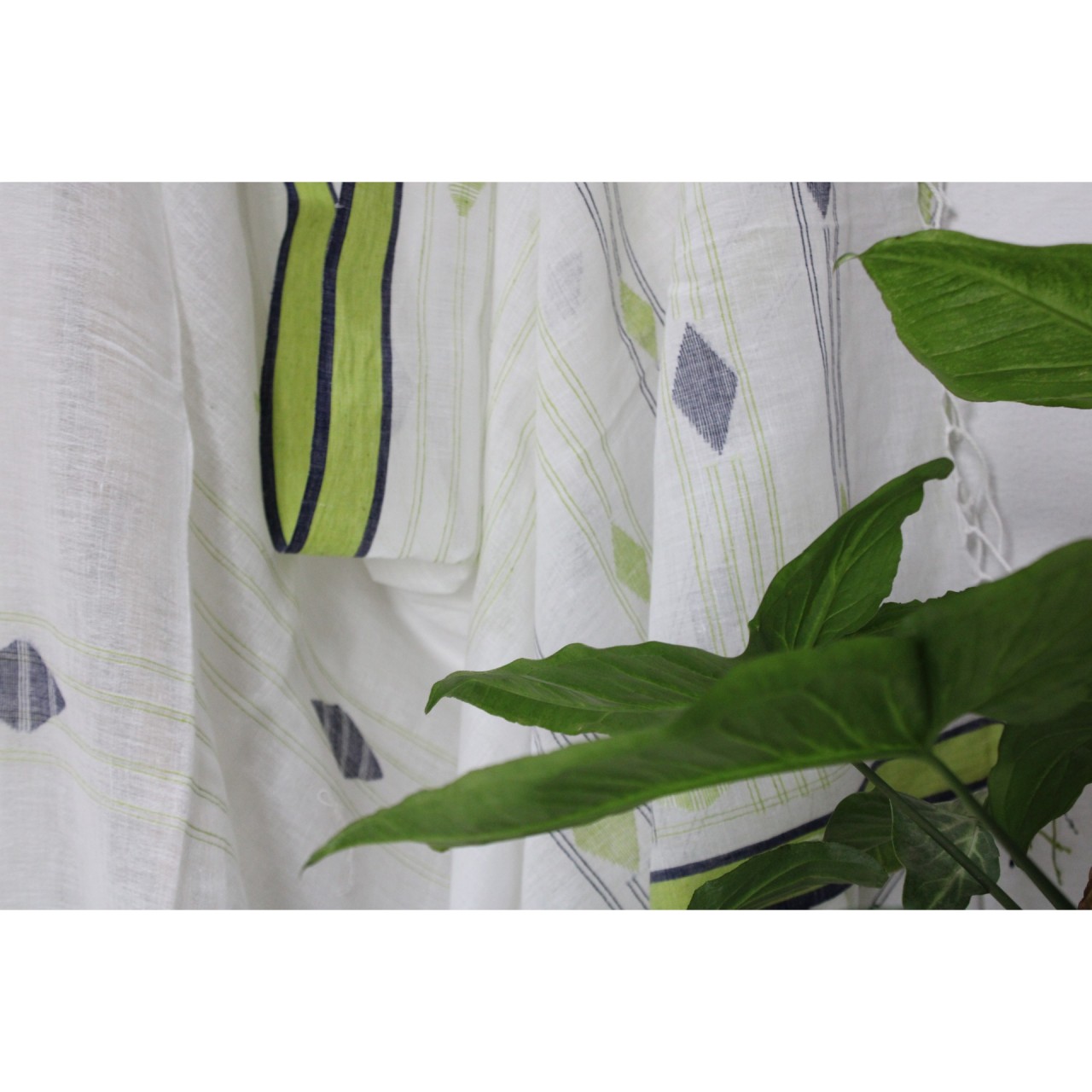 (1128) Cotton Azo-free dyed Jamdani sari from Burdwan with cotton motifs - White, sea green, indigo