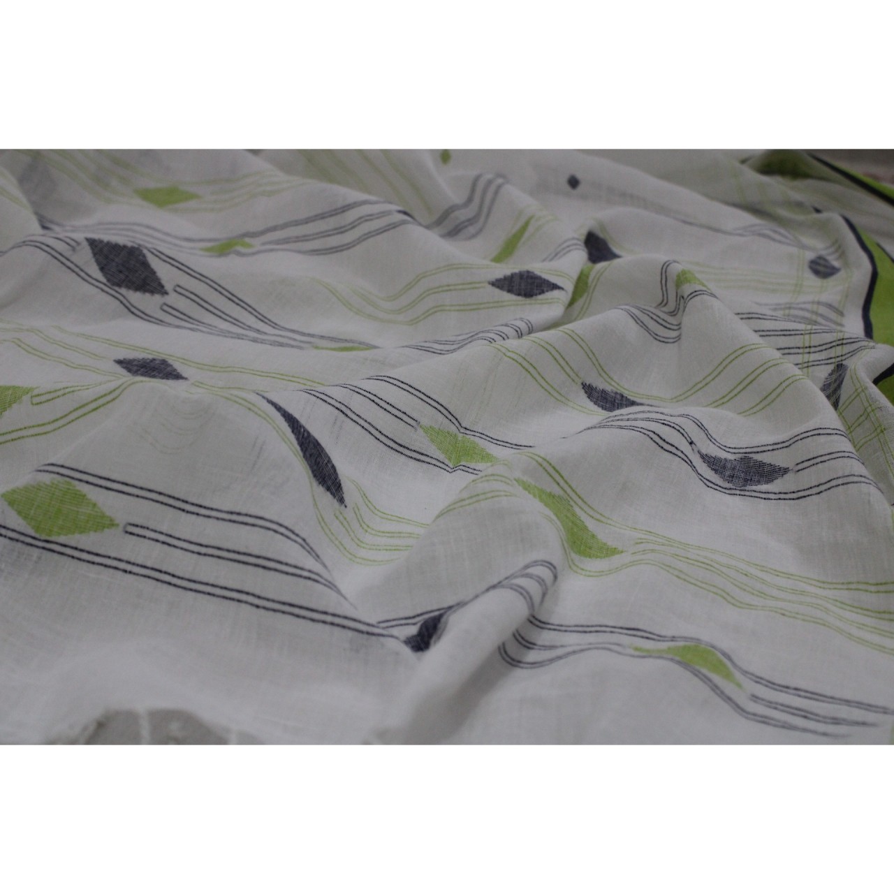 (1128) Cotton Azo-free dyed Jamdani sari from Burdwan with cotton motifs - White, sea green, indigo