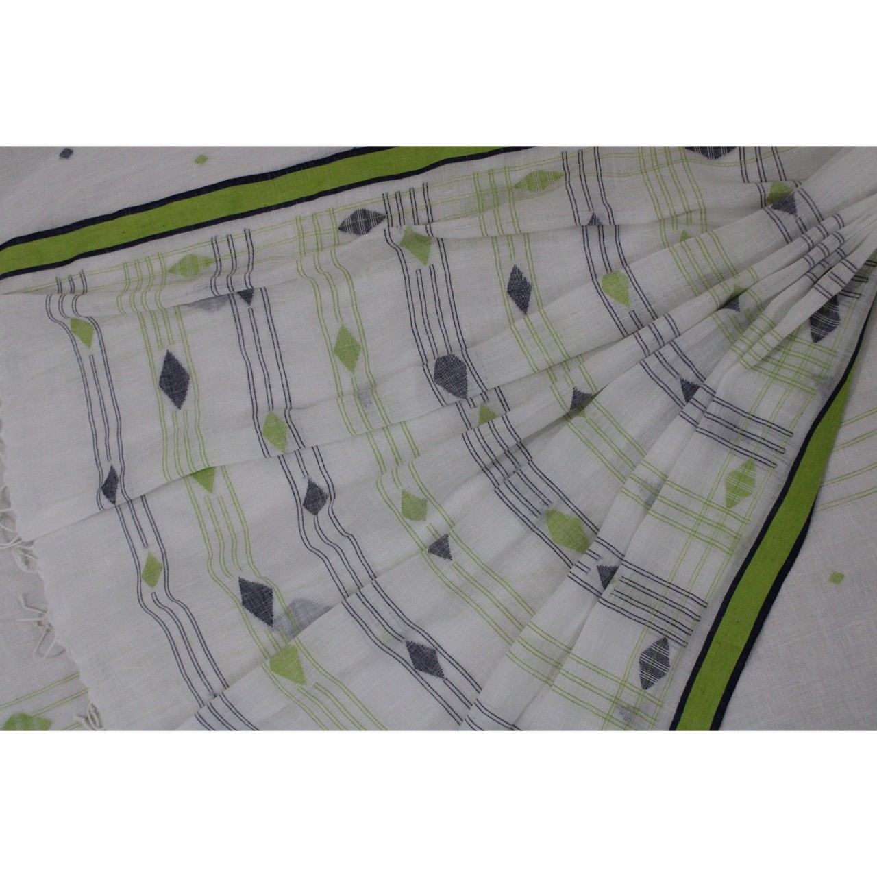 (1128) Cotton Azo-free dyed Jamdani sari from Burdwan with cotton motifs - White, sea green, indigo