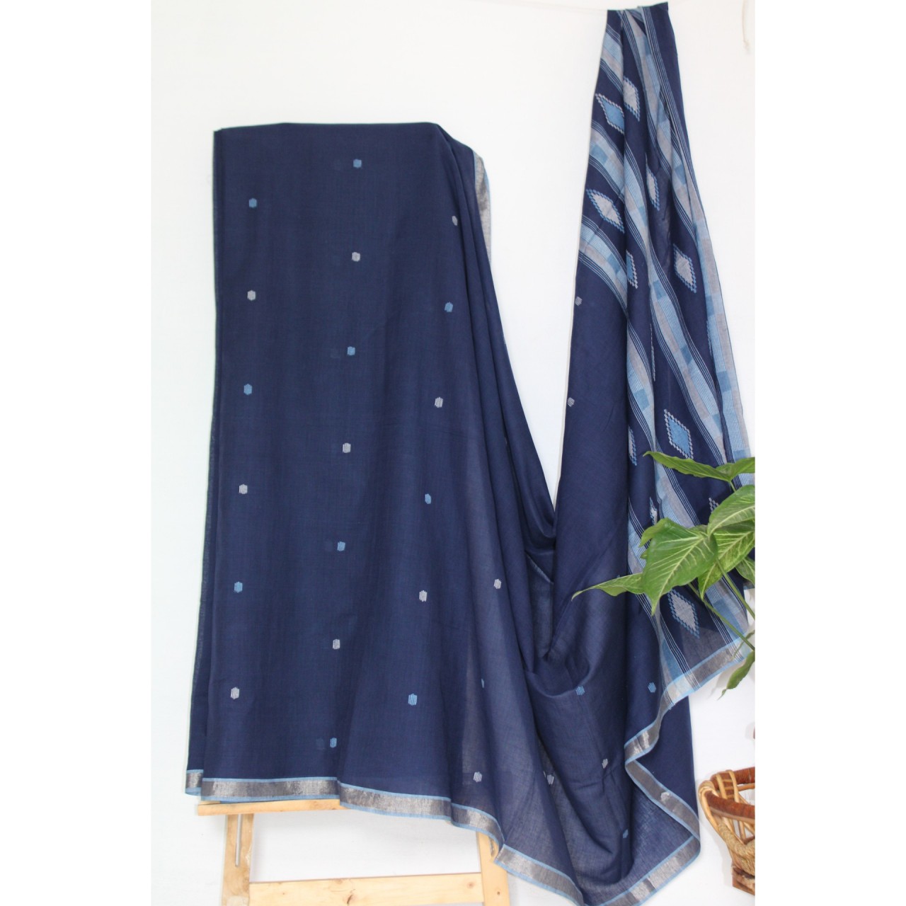 (1132) Cotton Azo-free dyed Jamdani sari from Burdwan with cotton motifs - Dark indigo, kora, azure