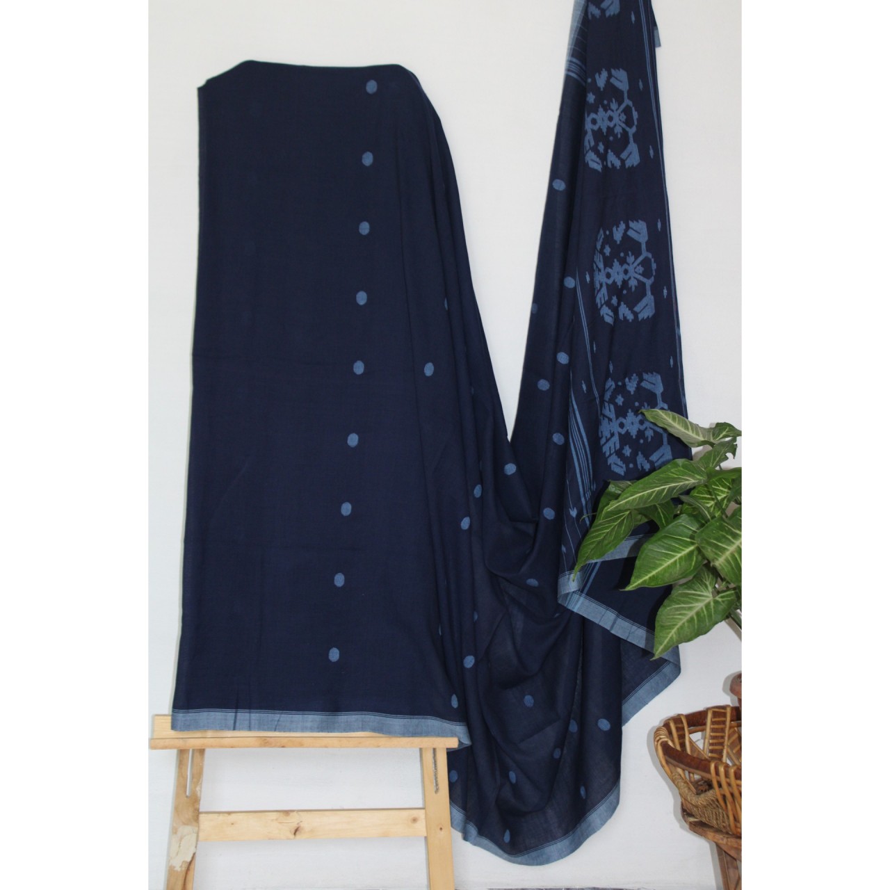 (1153) Cotton Azo-free dyed Jamdani sari from Burdwan with cotton motifs - Indigo, kora