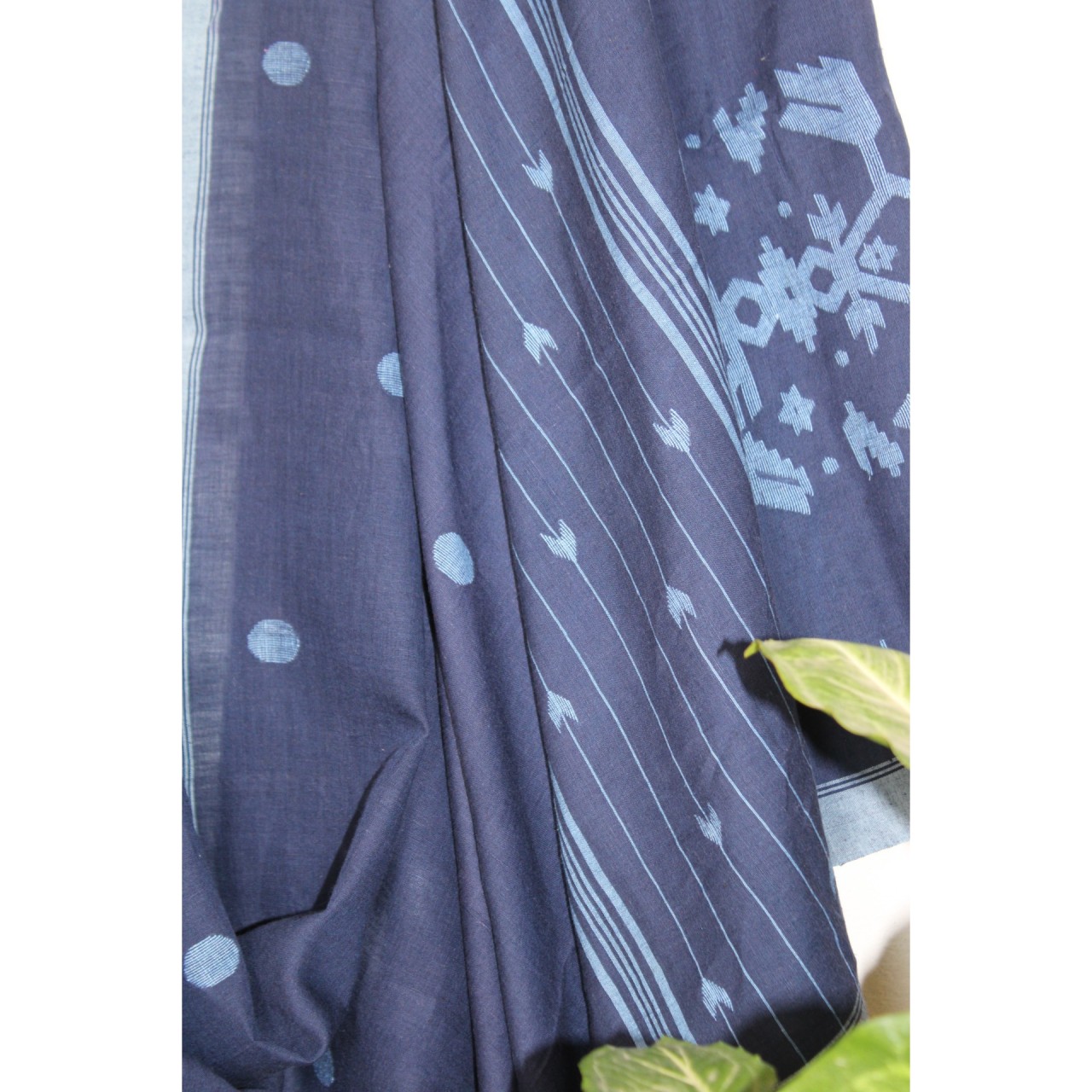 (1153) Cotton Azo-free dyed Jamdani sari from Burdwan with cotton motifs - Indigo, kora