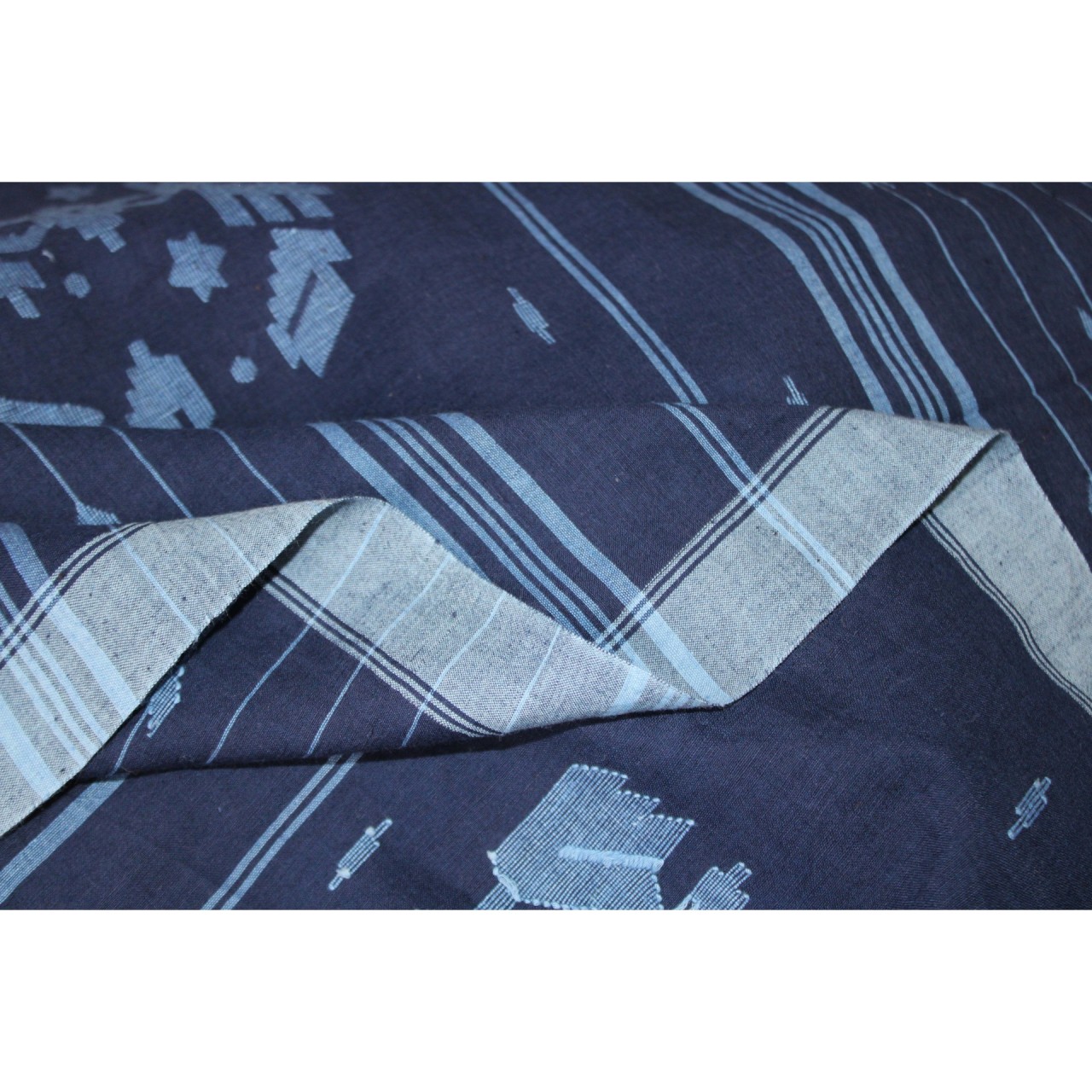 (1153) Cotton Azo-free dyed Jamdani sari from Burdwan with cotton motifs - Indigo, kora