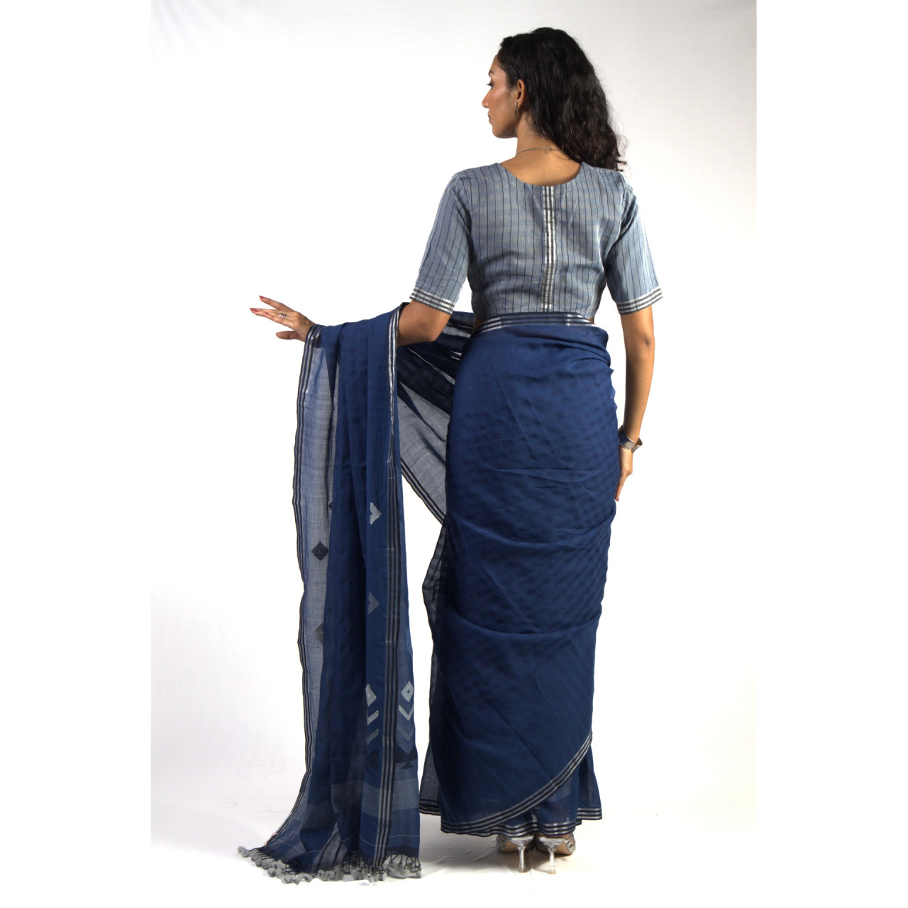 (1860) Cotton, mulberry silk and zari Azo-free dyed Jamdani sari from Shantipur with cotton motifs and cotton motifs - Dark indigo, white, motif, black, pompoms, textured, silver