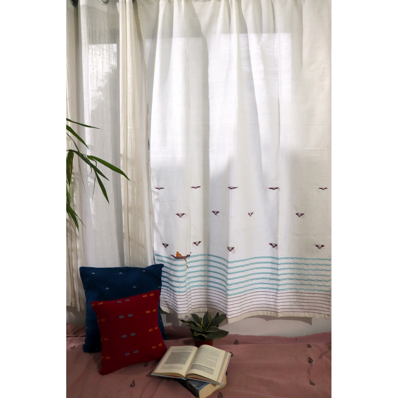 Lékopé Boat Motif White Curtain