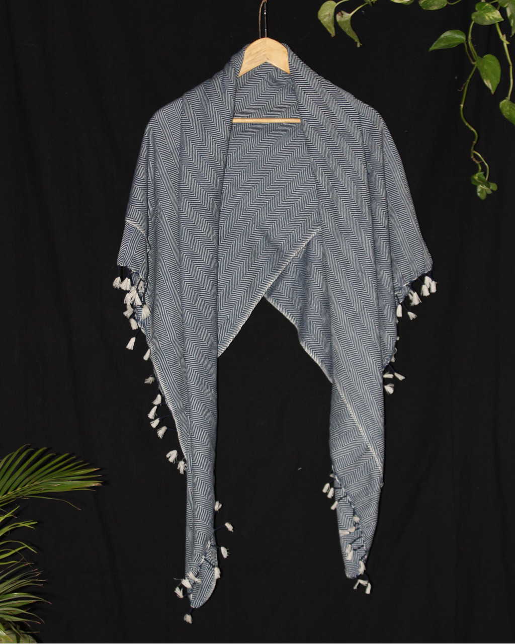 (1430) Cotton and khadi  Azo-free dyed throw from Bihar - Indigo, white, textured, piped fringes