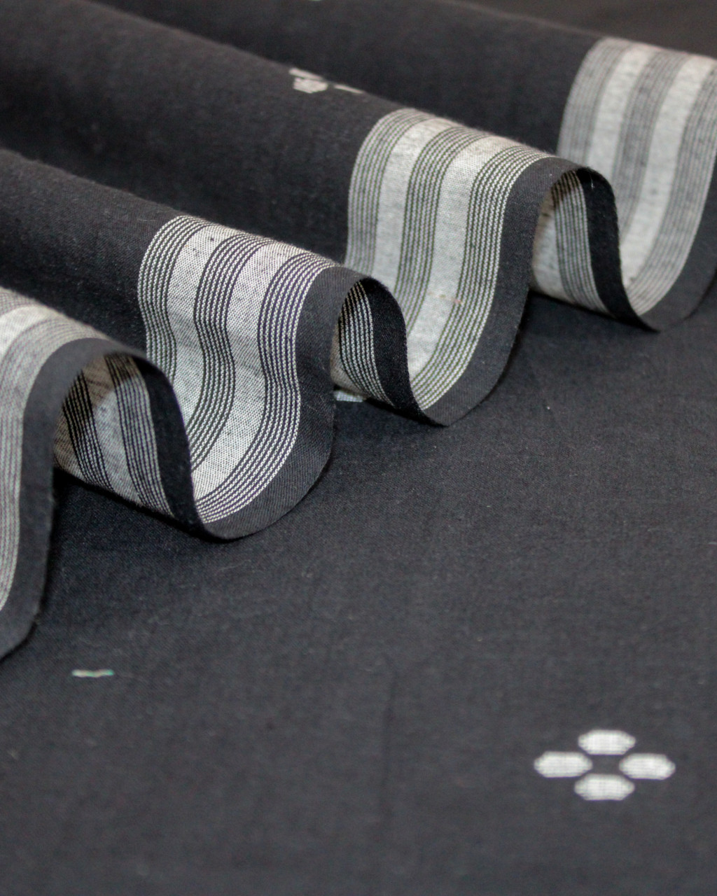 (1580) Cotton Azo-free dyed Jamdani yardage from Burdwan with cotton motifs and cotton motifs - Black, white, motif, stripes