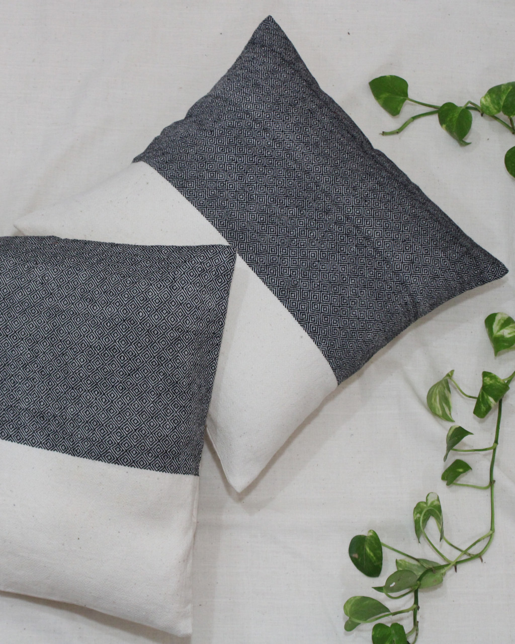 (1308) Cotton Azo-free dyed cushion cover from Maheshwar - Black, white, textured