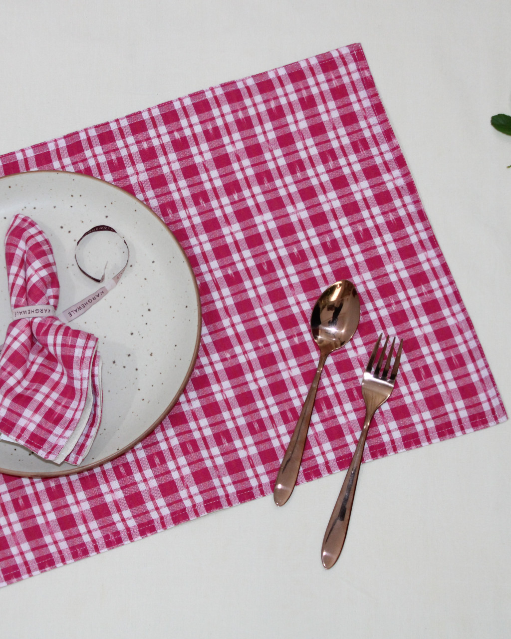 (1322) Cotton Azo-free dyed place mat from Maheshwar - Pink, white, checks