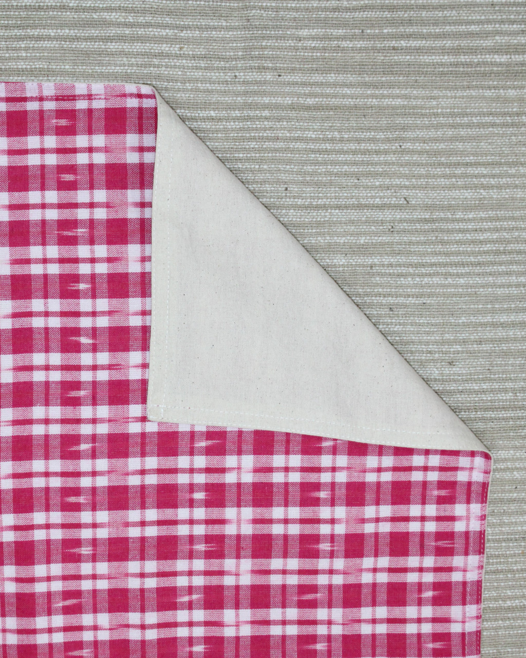 (1322) Cotton Azo-free dyed place mat from Maheshwar - Pink, white, checks