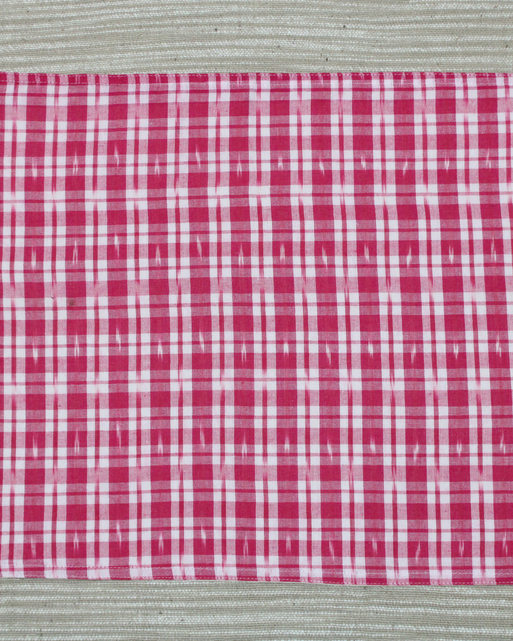 (1322) Cotton Azo-free dyed place mat from Maheshwar - Pink, white, checks