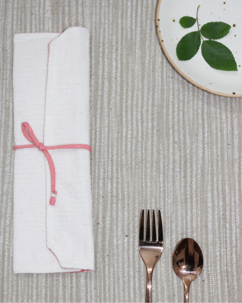 (1446) Kala cotton Azo-free dyed cutlery pouch from Maheshwar - Light pink, white, textured