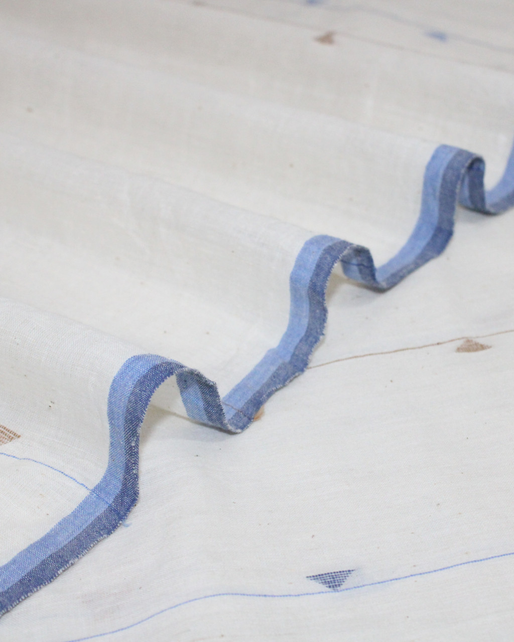 (1548) Cotton and khadi  Azo-free dyed Jamdani yardage from Shantipur with cotton motifs and cotton motifs - White, sky blue, indigo, selvedge, brown, motif