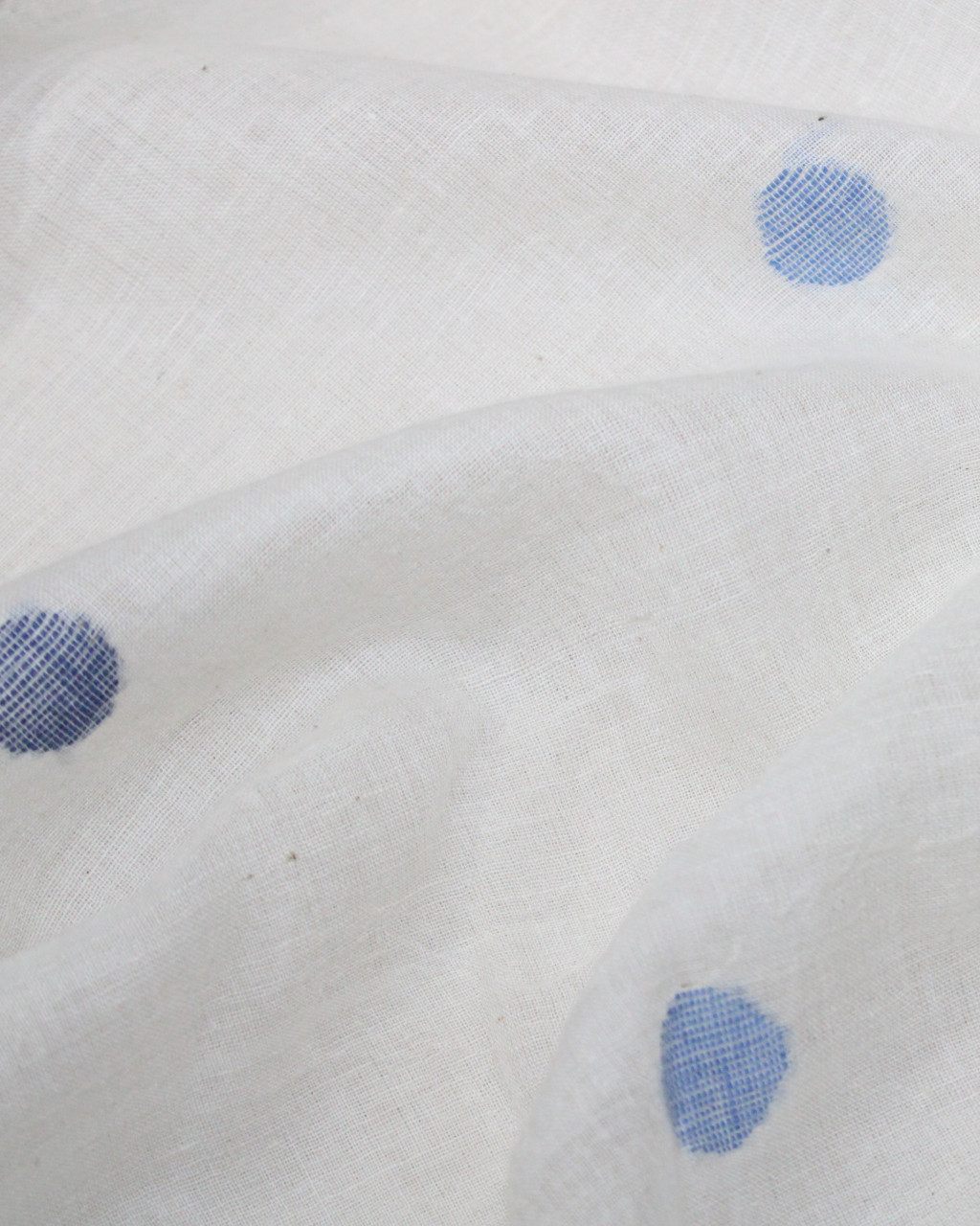 (1647) Cotton and khadi  Azo-free dyed Jamdani yardage from Shantipur with motifs, extra-weft and cotton extra-warp - White, indigo, sky blue, selvedge, motif