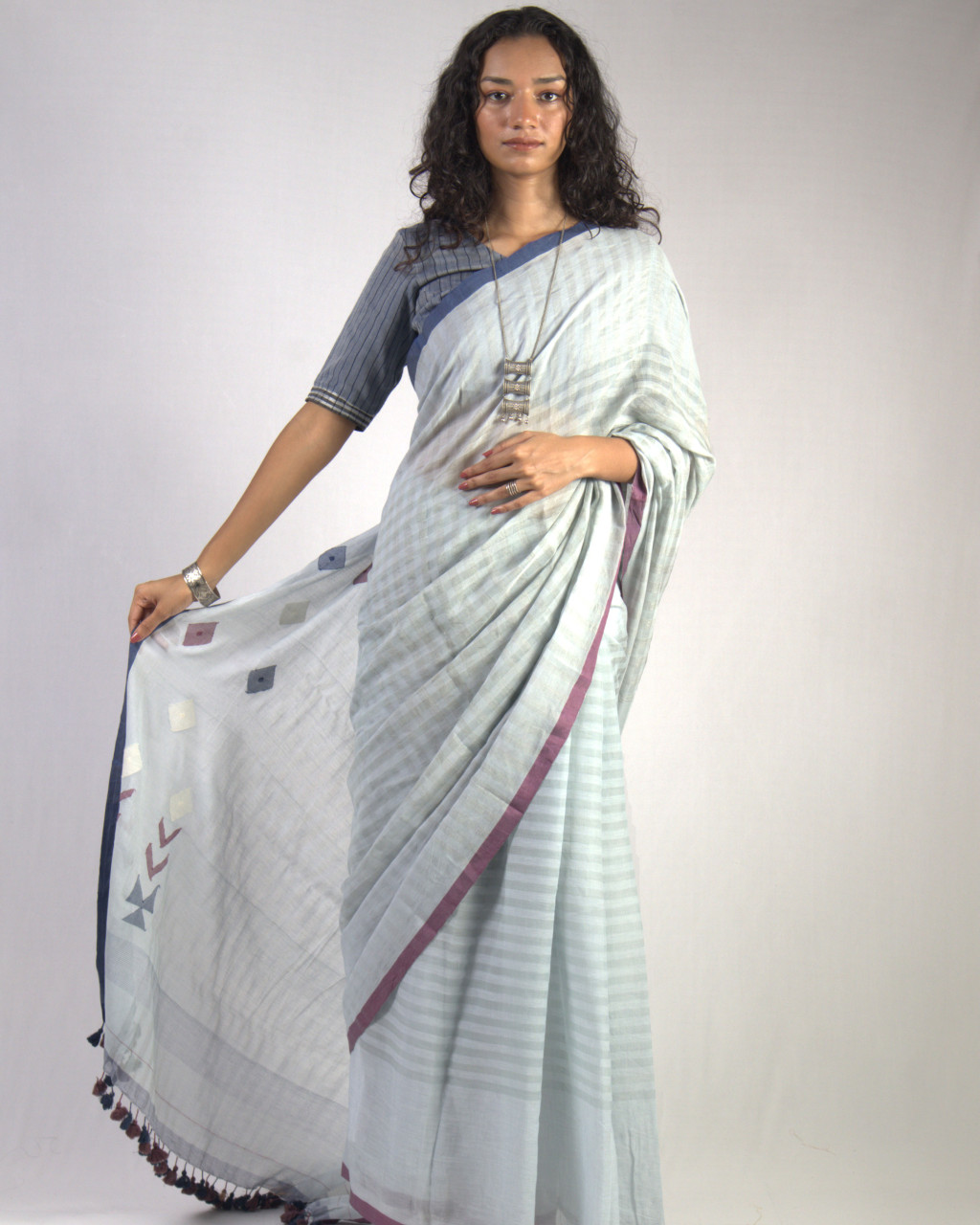 (2036) Cotton and mulberry silk Azo-free dyed Jamdani sari from Shantipur with cotton motifs and cotton motifs - Grey, indigo, white, stripes, pompoms, motif, maroon, magenta