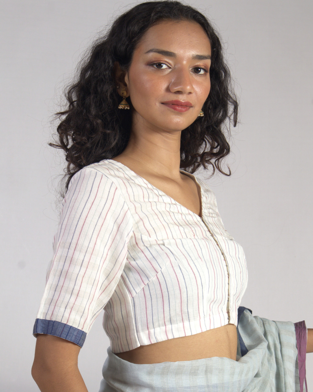 (2036) Cotton and mulberry silk Azo-free dyed Jamdani sari from Shantipur with cotton motifs and cotton motifs - Grey, indigo, white, stripes, pompoms, motif, maroon, magenta