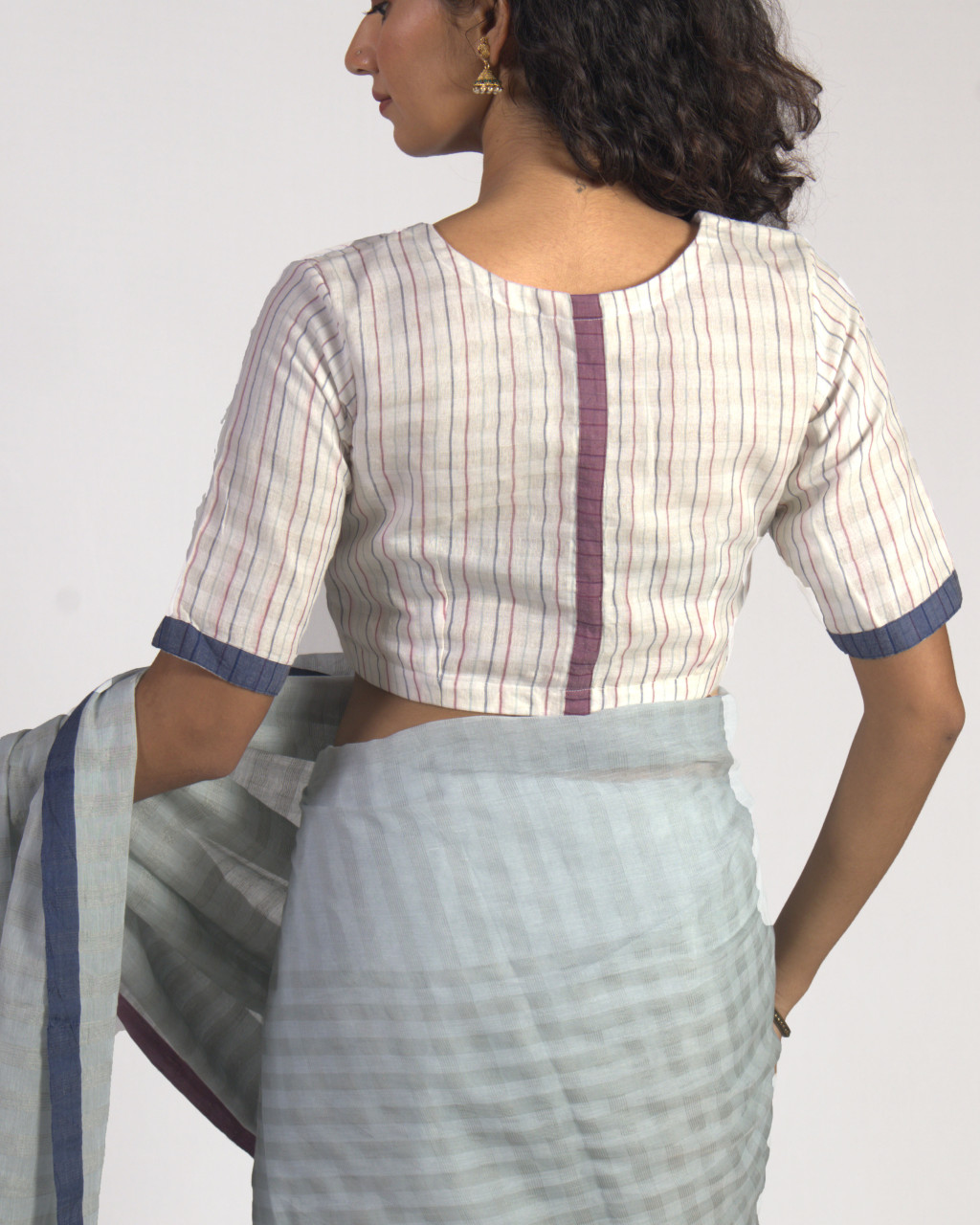 (2036) Cotton and mulberry silk Azo-free dyed Jamdani sari from Shantipur with cotton motifs and cotton motifs - Grey, indigo, white, stripes, pompoms, motif, maroon, magenta