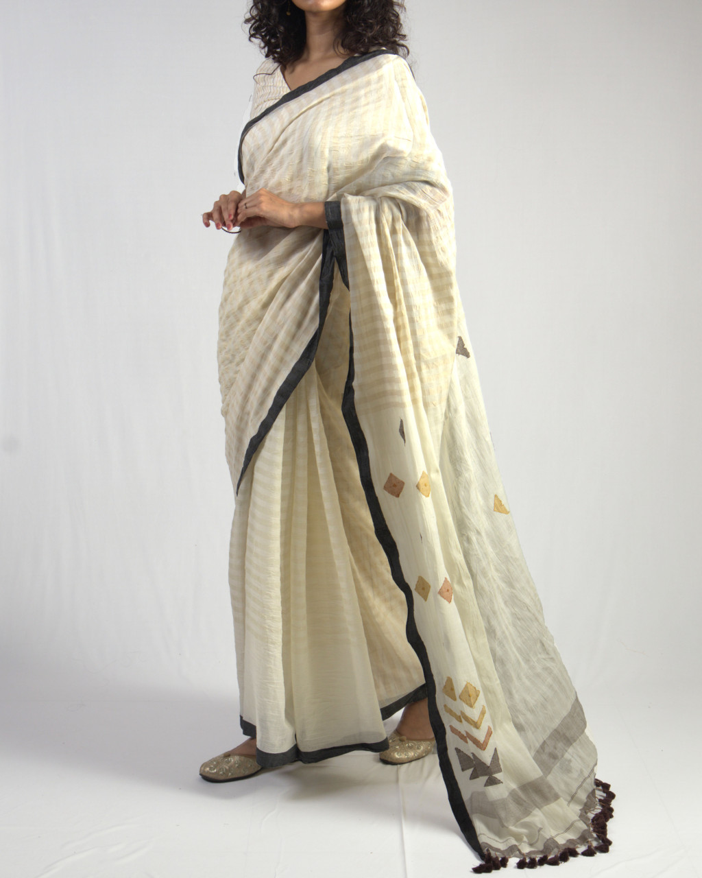 (2205) Cotton and mulberry silk Azo-free dyed Jamdani sari from Shantipur with cotton motifs and cotton motifs - White, light brown, mustard yellow, motif, stripes, black, pompoms, cream, brown, yellow